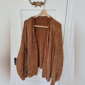 Oversized sweater with baloon sleeves